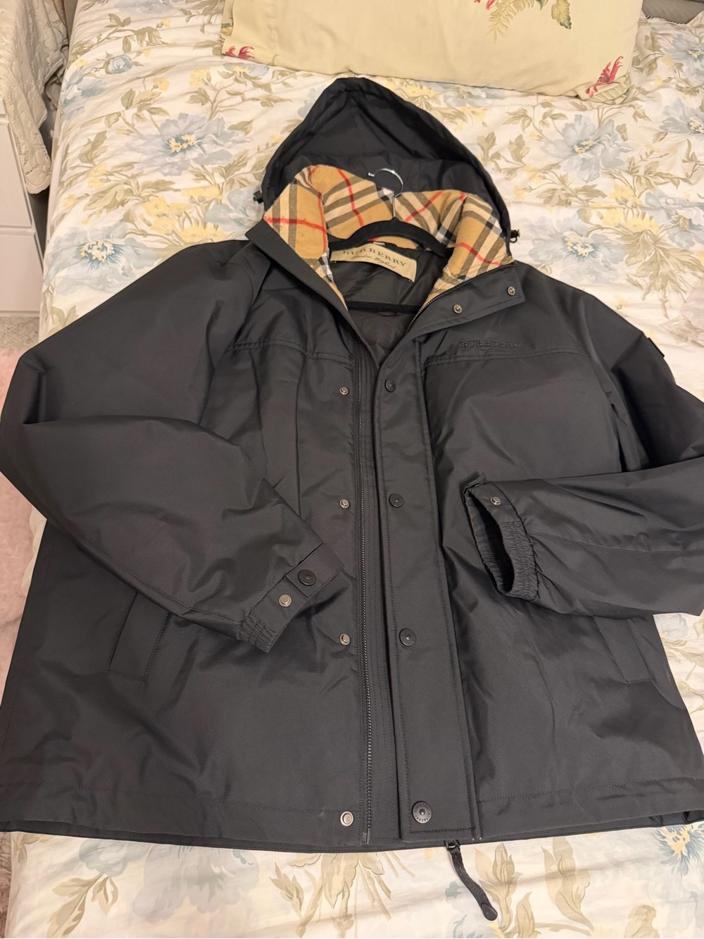 Burberry Black light weight jacket  with Check Lining